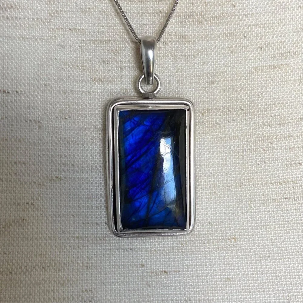 Sterling Silver 925 Bezel Set Blue Flash Labradorite Pendant Necklace 18